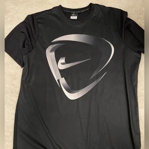 Nike men Tshirt size XXL used